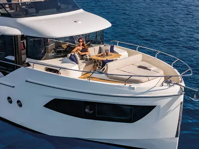 Absolute Navetta 53