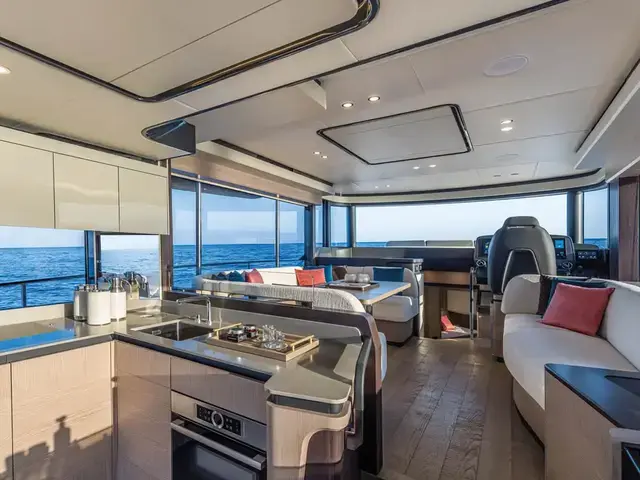 Absolute Navetta 53