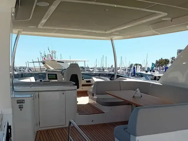 Absolute Navetta 53