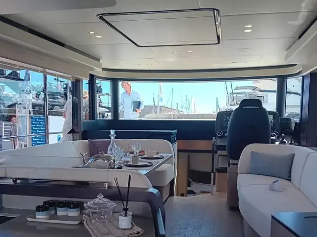 Absolute Navetta 53