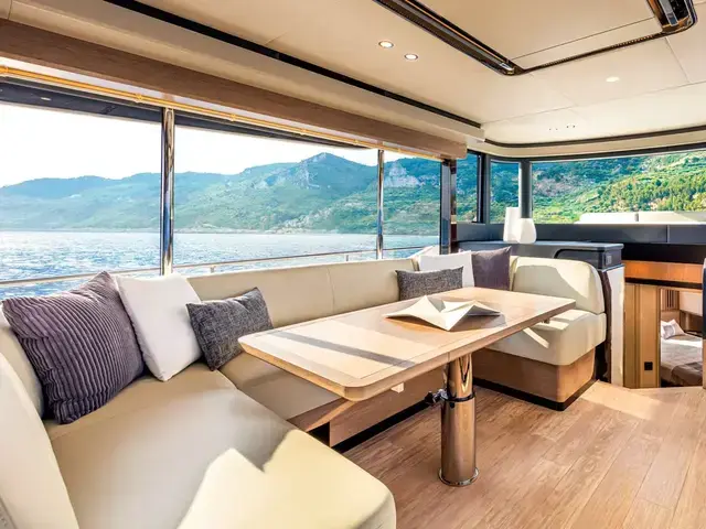 Absolute 52 Navetta