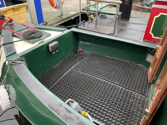 T S  Fabrications Narrowboat