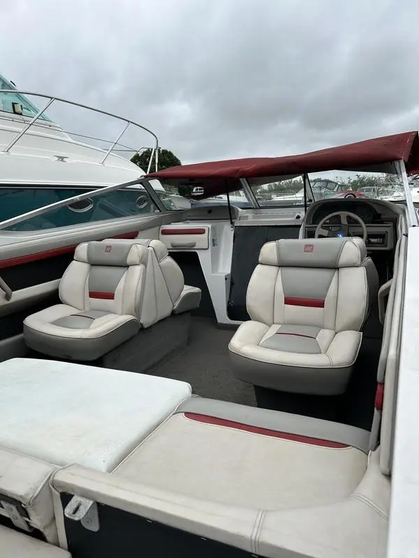 1994 Four Winns 215 sundowner