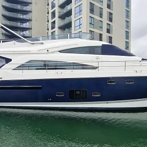 2010 Fairline Squadron 65