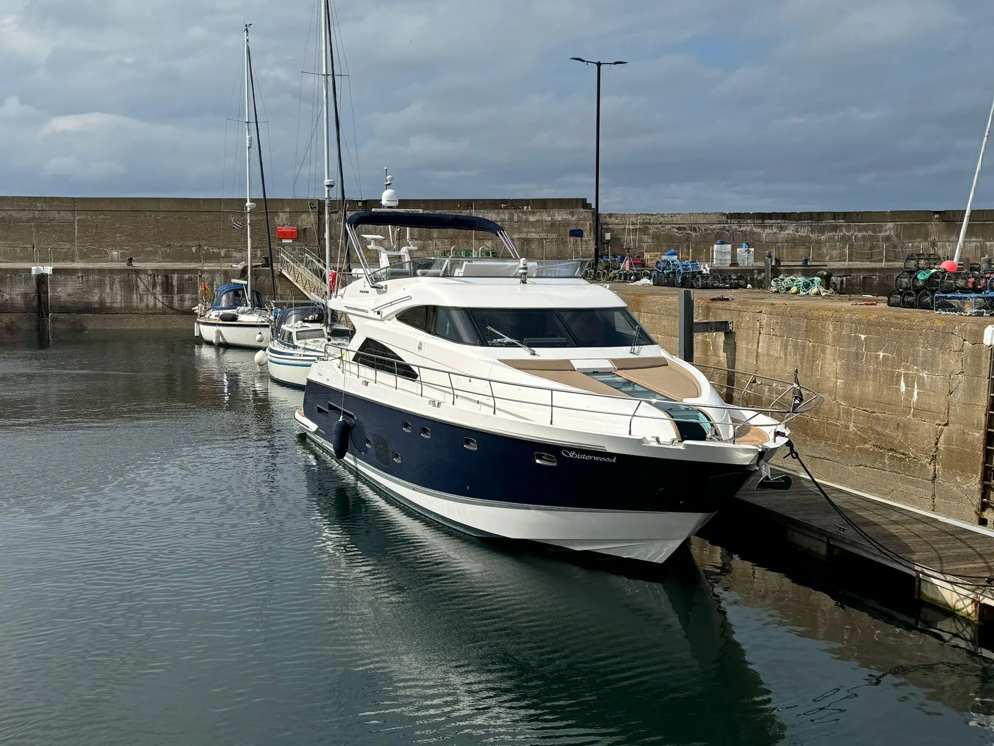 2010 Fairline squadron 65