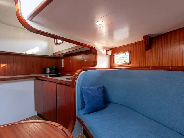 Pilothouse Trawler 44 Long Range