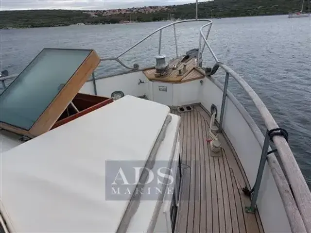 Grand Banks 42