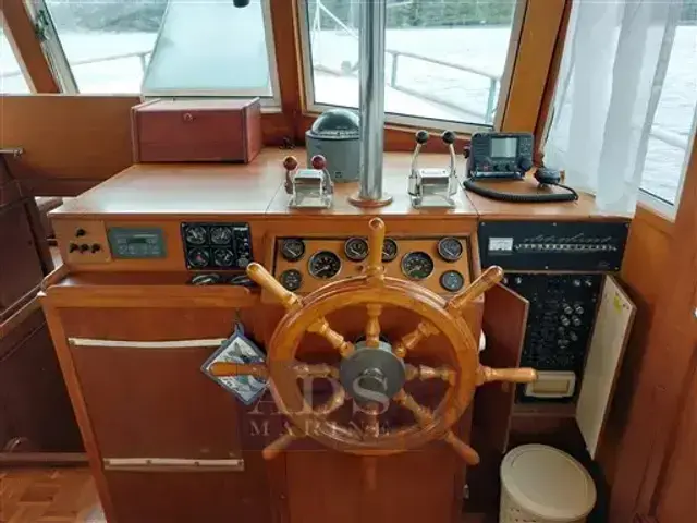 Grand Banks 42