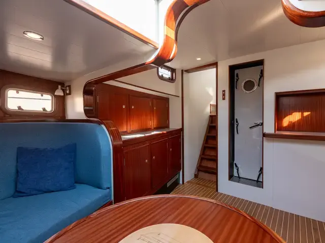 Pilothouse Trawler 44 Long Range