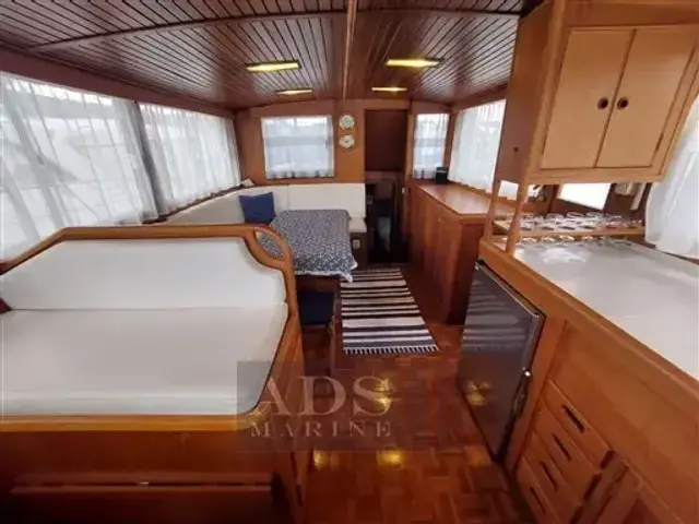 Grand Banks 42