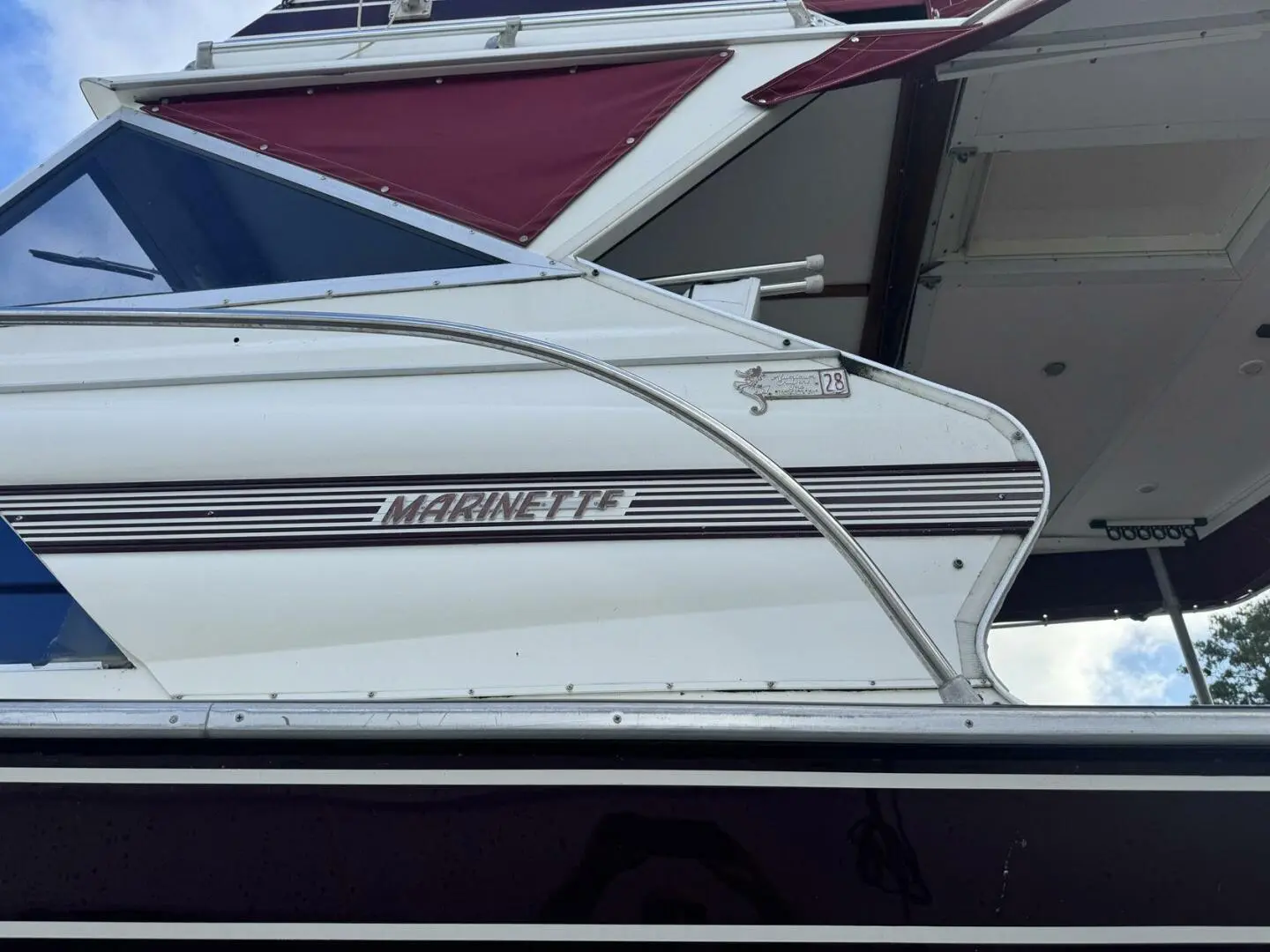 1976 Marinette 28 flybridge