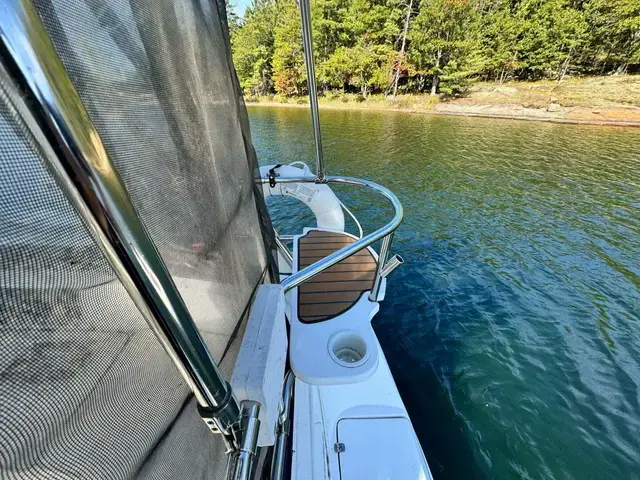 Hunter 36