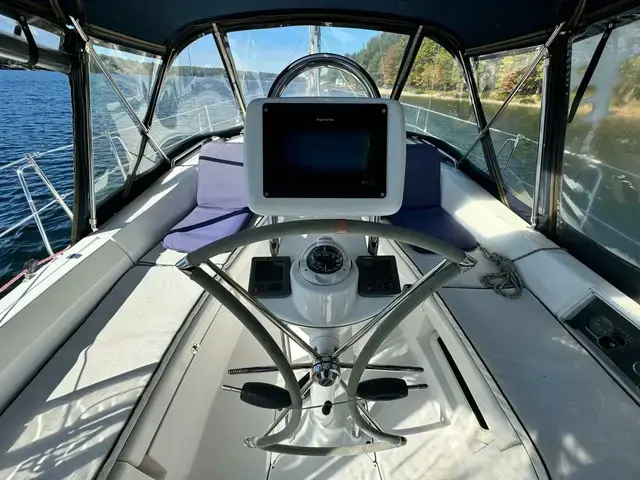 Hunter 36