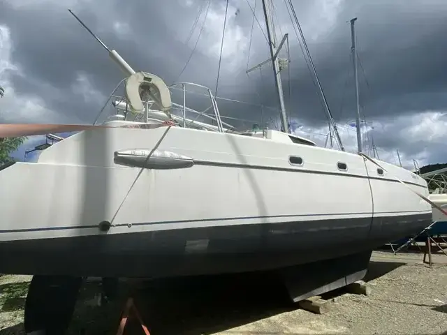 Fountaine Pajot Belize owners version