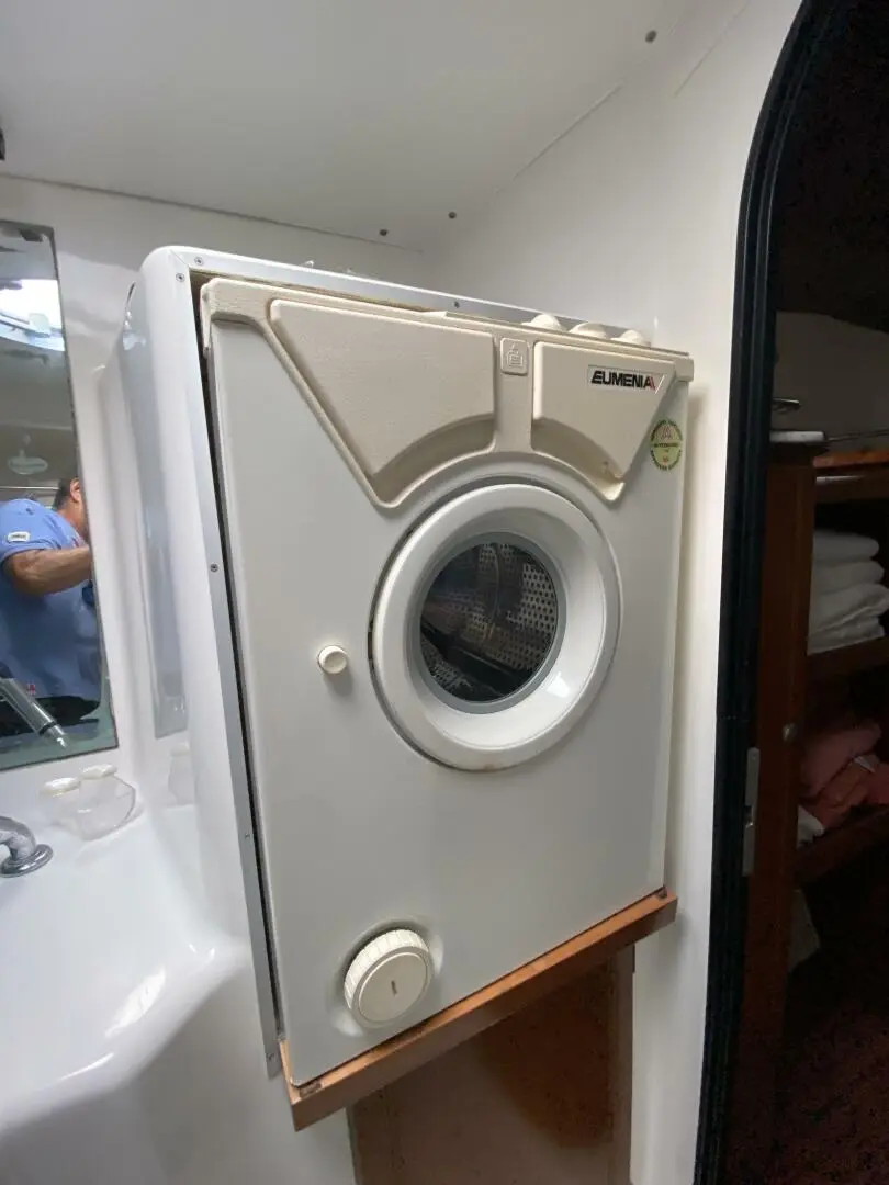 2002 Fountaine Pajot belize owners version