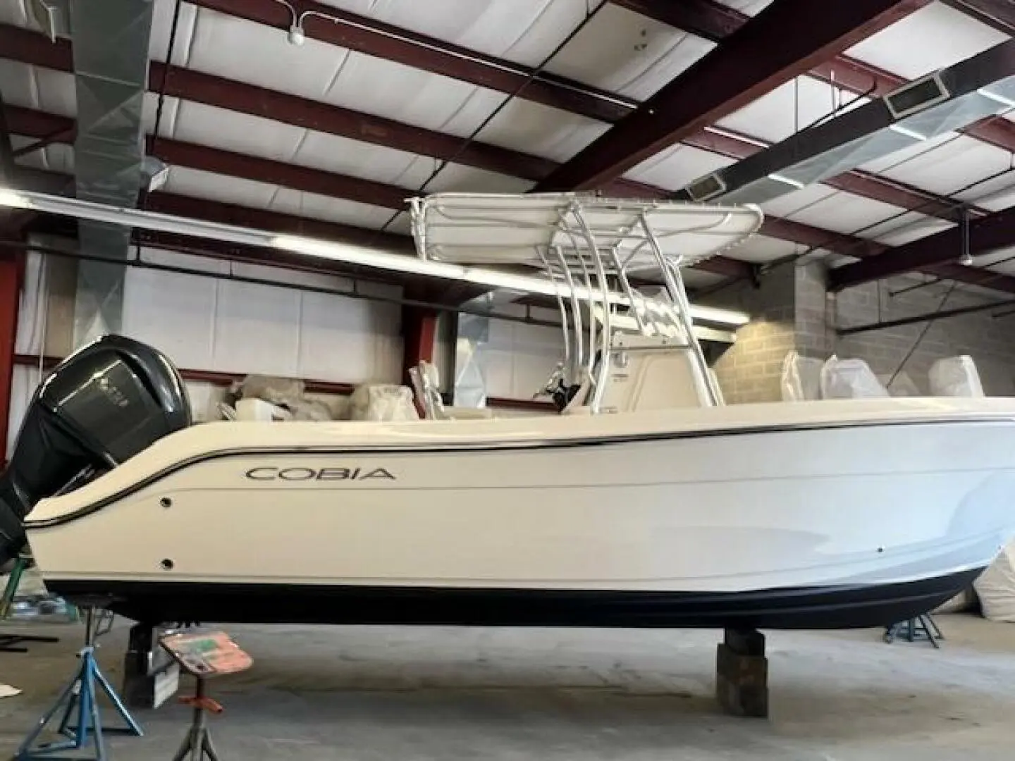 2022 Cobia Boats 237