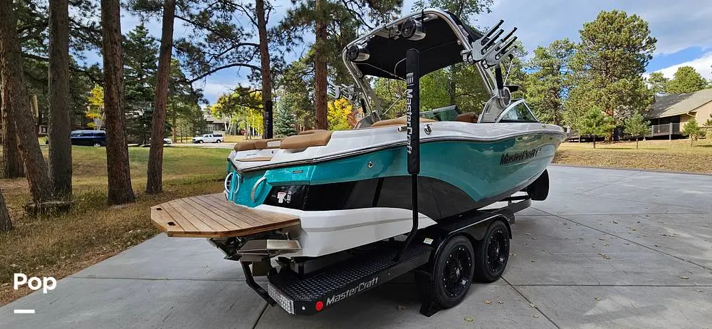 2020 Mastercraft xt 22