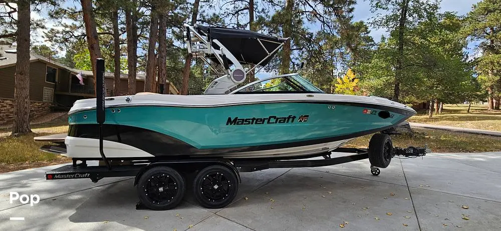 2020 Mastercraft xt 22