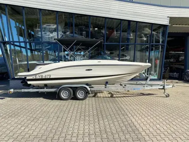 Sea Ray 210 SPX Bowrider