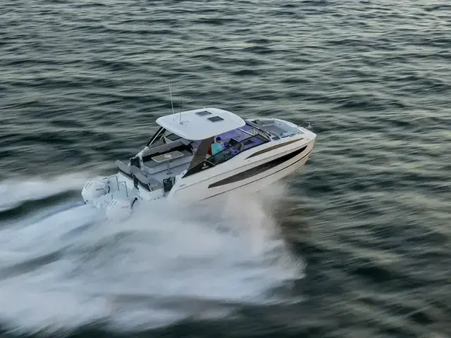 Aquila 32 Sport