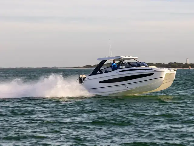 Aquila 32 Sport