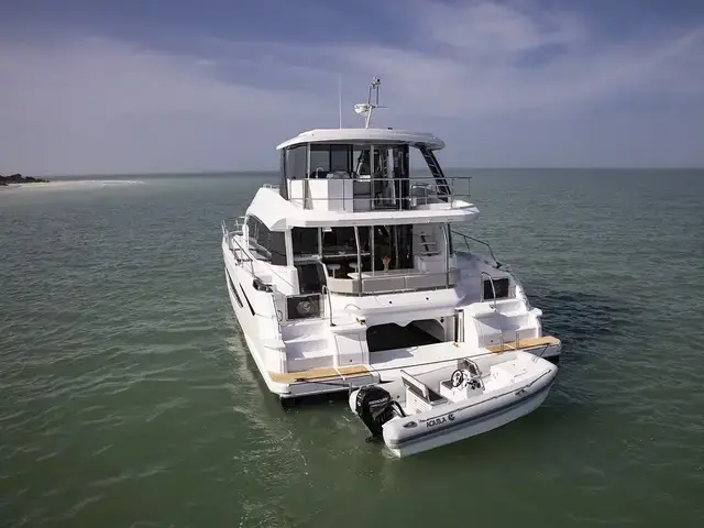 Aquila 54 Yacht