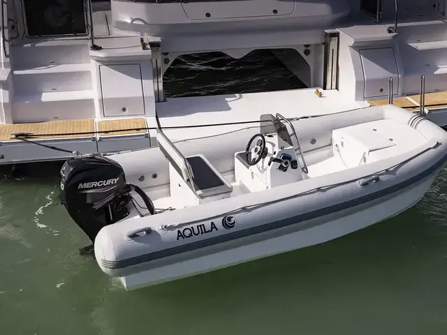 Aquila 54 Yacht