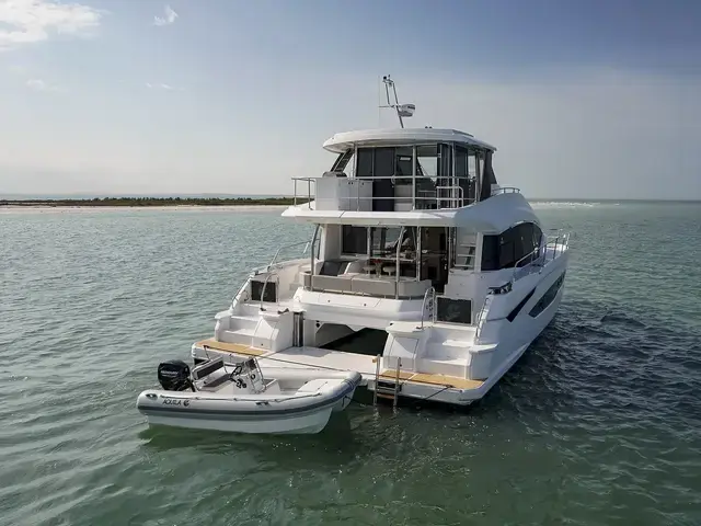 Aquila 54 Yacht