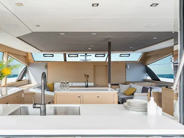 Aquila 54 Yacht