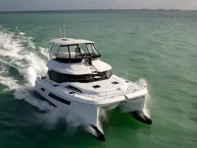 Aquila 44 Yacht