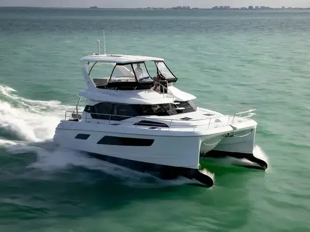 Aquila 44 Yacht