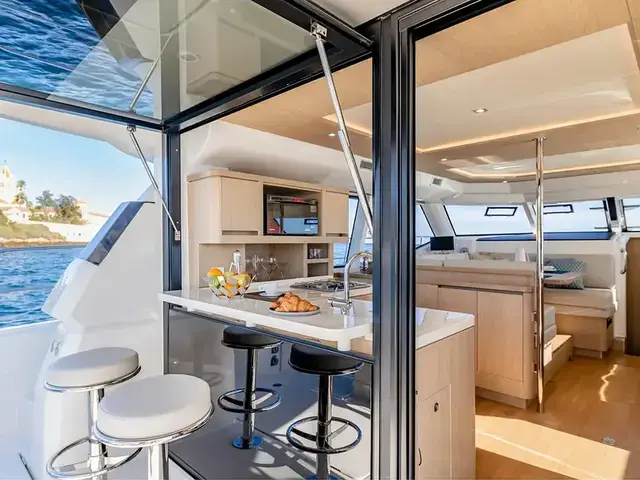 Aquila 44 Yacht