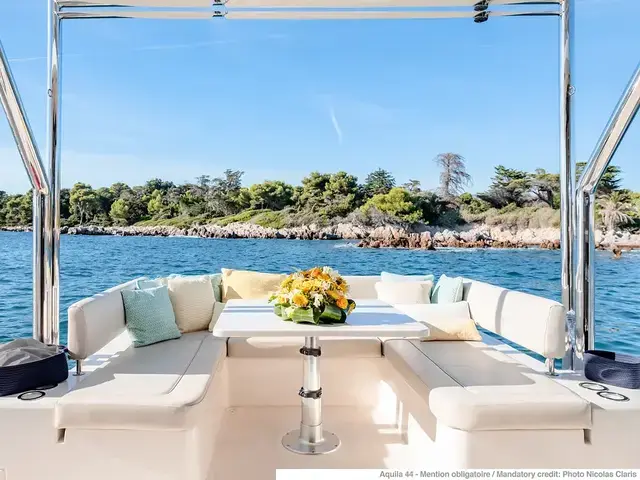 Aquila 44 Yacht