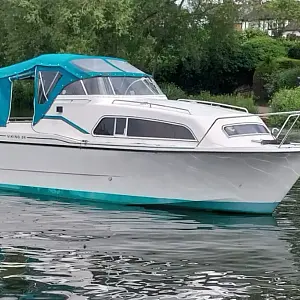 1998 Viking 24 Cockpit Cruiser