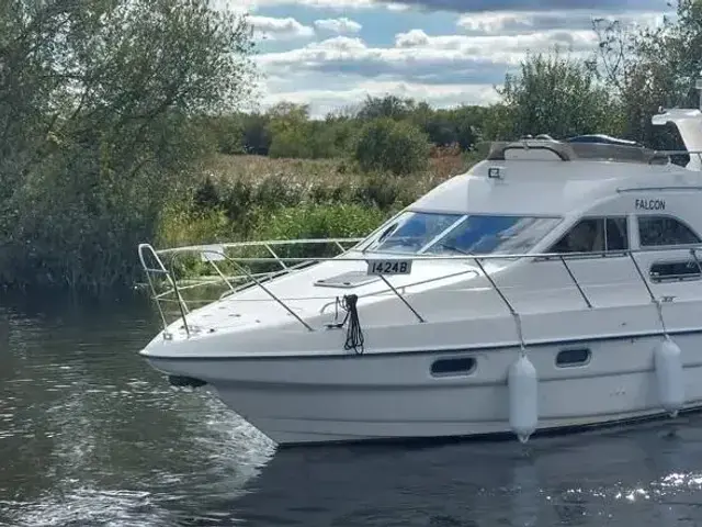 Sealine F33