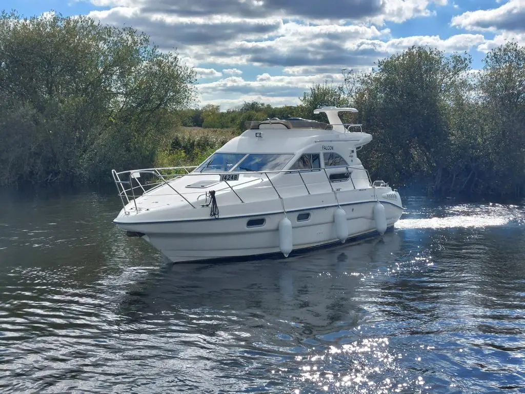 2000 Sealine f33