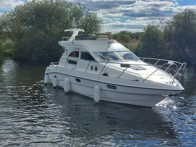 Sealine F33