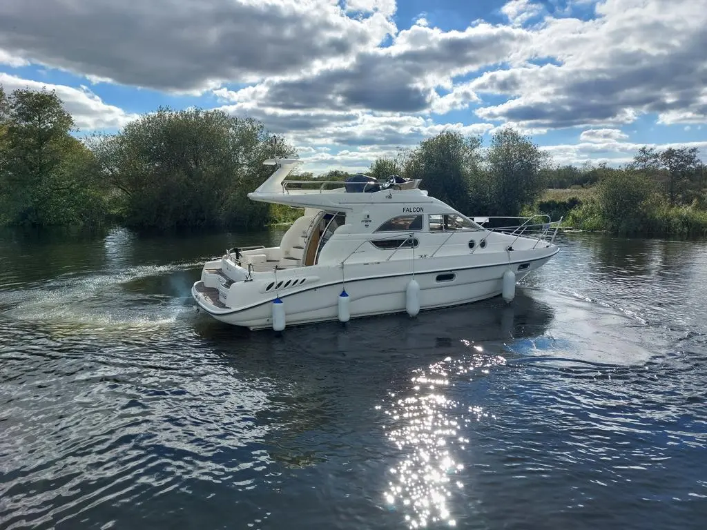 2000 Sealine f33