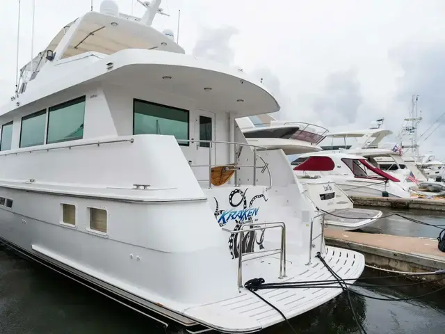 Hatteras Sport Deck Motor Yacht