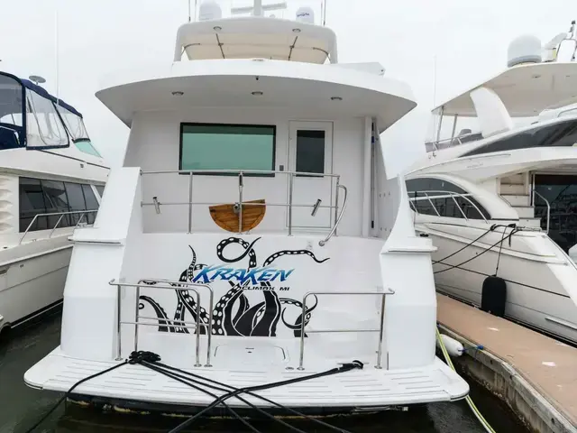 Hatteras Sport Deck Motor Yacht