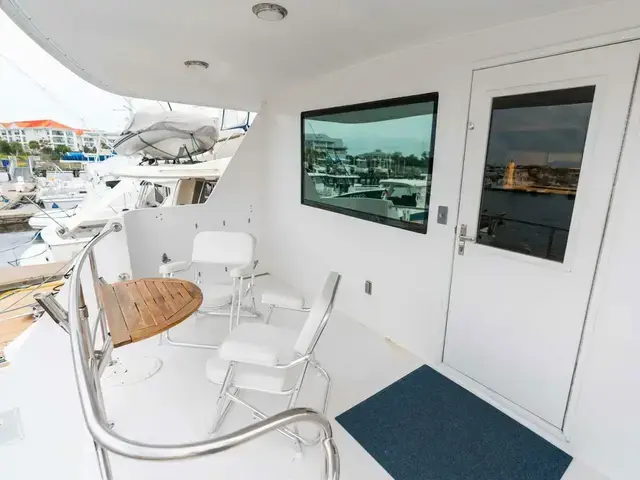 Hatteras Sport Deck Motor Yacht