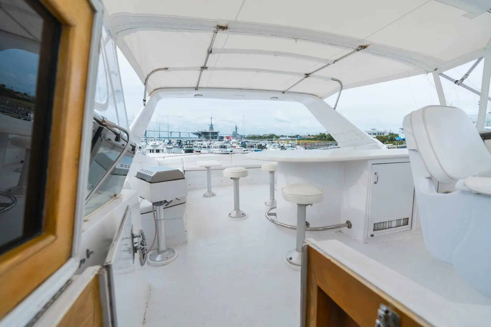 1998 Hatteras sport deck motor yacht