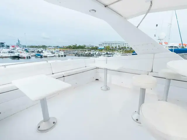 Hatteras Sport Deck Motor Yacht