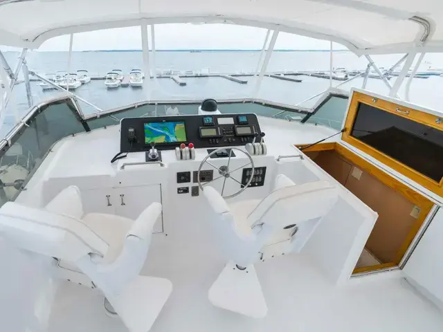 Hatteras Sport Deck Motor Yacht