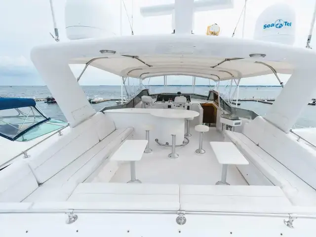 Hatteras Sport Deck Motor Yacht