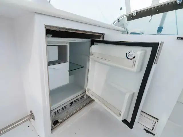 Hatteras Sport Deck Motor Yacht