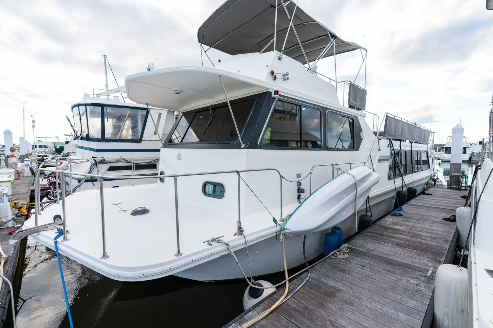 2001 Harbor Master 520 coastal