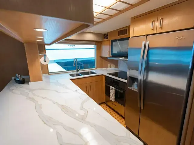 Hatteras Sport Deck Motor Yacht