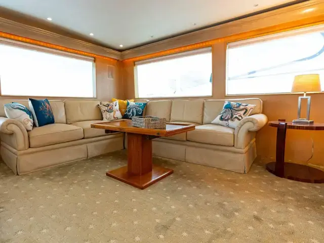 Hatteras Sport Deck Motor Yacht