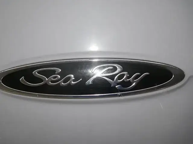 Sea Ray SLX 250